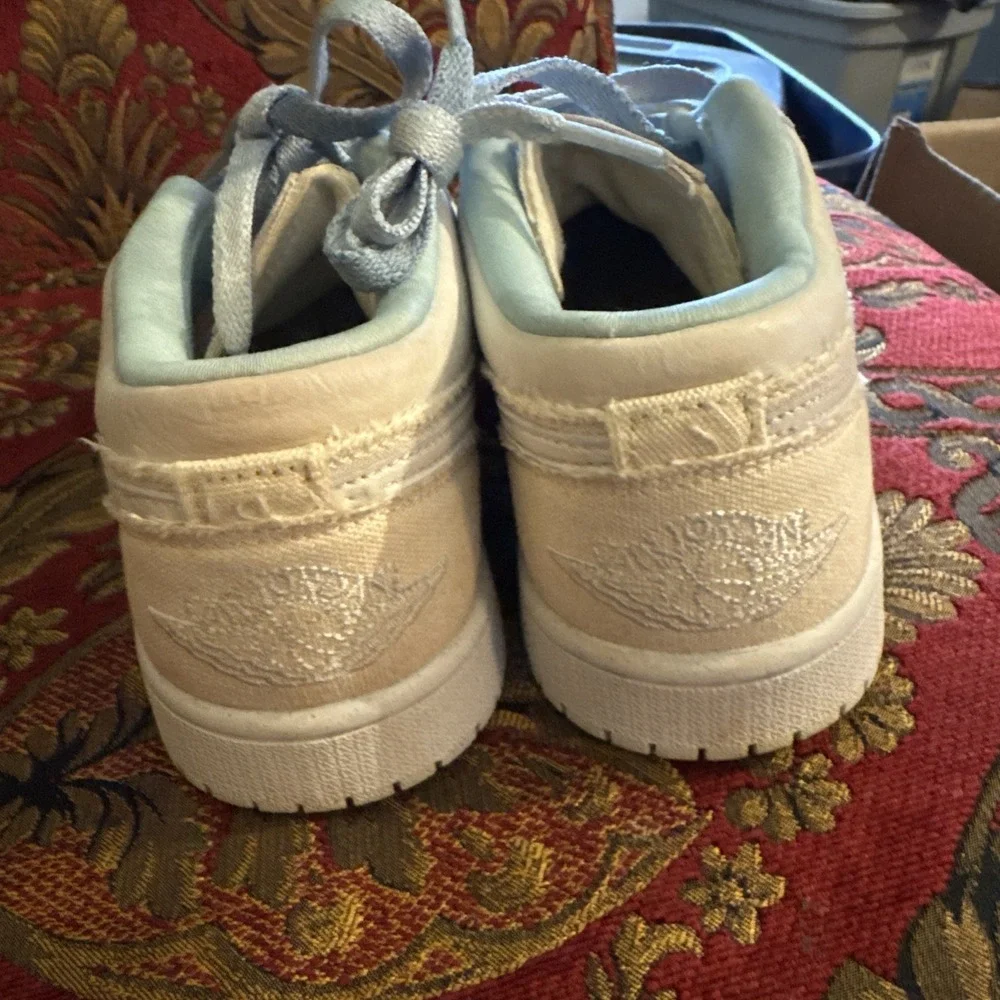 WMNS Air Jordan 1 Low SE - Iris Whisper/Sail-Worn Blue - Size 8
